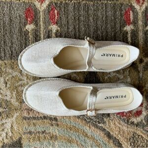 Brand new linen colored friulane flats